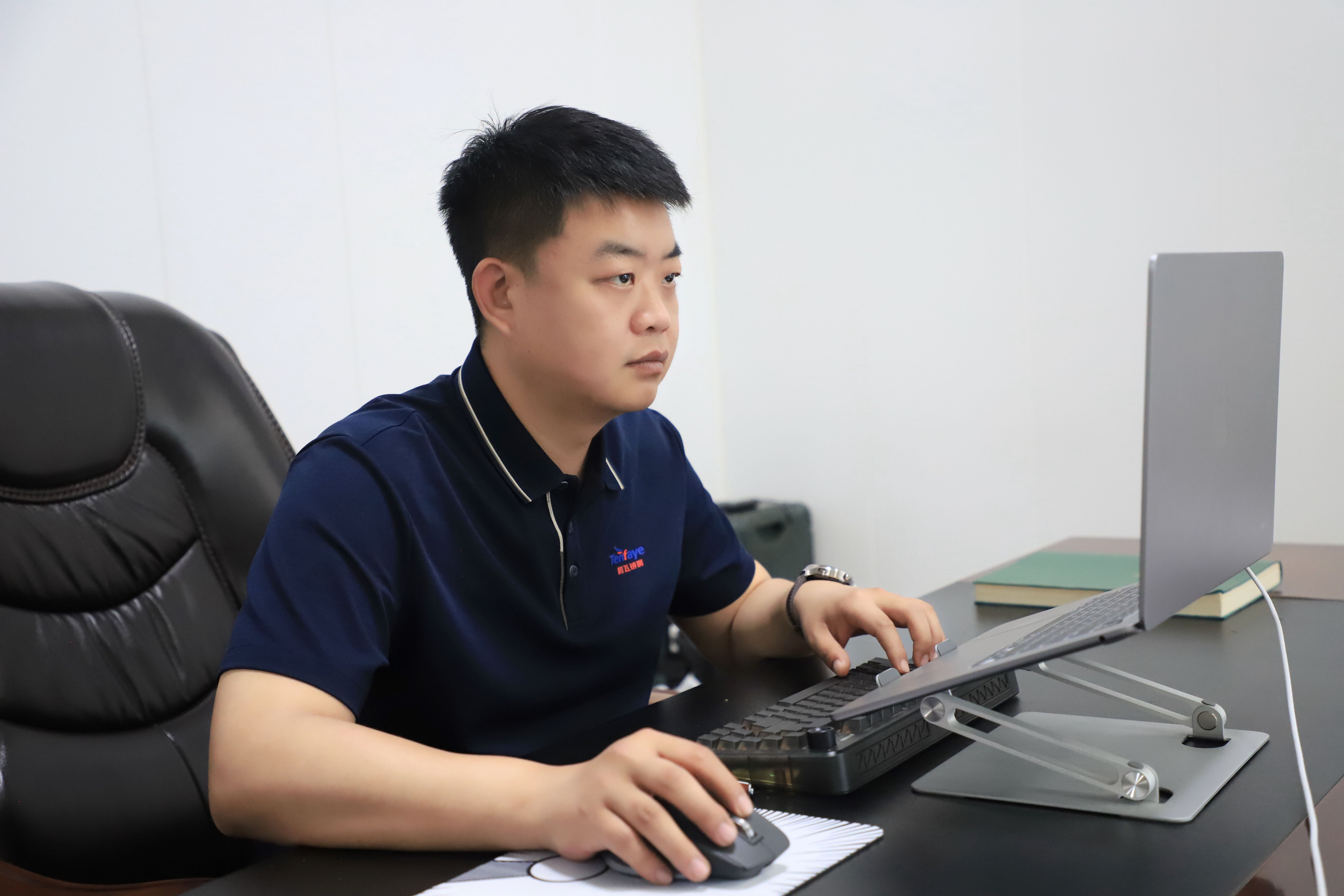 大型鑄鋼廠-騰飛鑄鋼向五四致敬！
