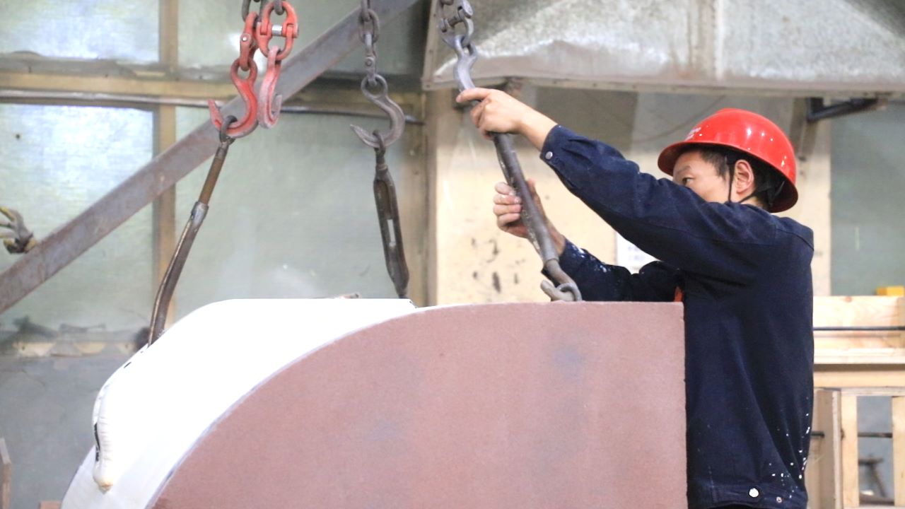 大型鑄鋼件型砂為何需要打磨？